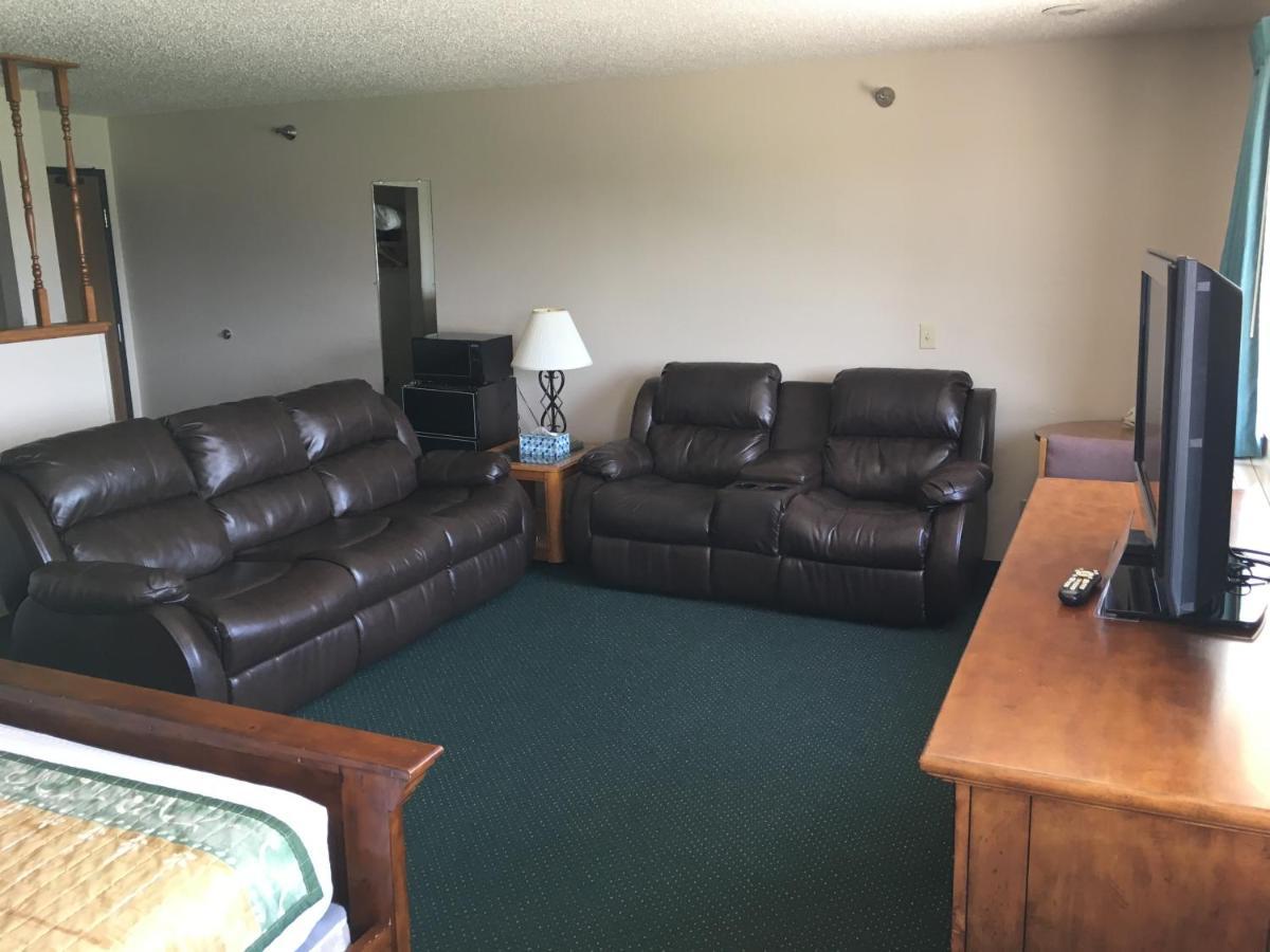 Cassville Four Seasons Inn & Suites Eksteriør billede