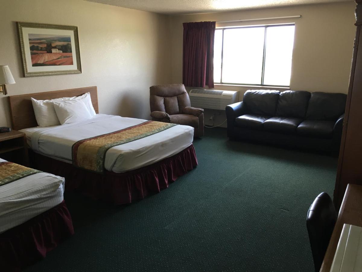 Cassville Four Seasons Inn & Suites Eksteriør billede